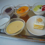 家全七福酒家 SEVENTH SON RESTAURANT - デザートはここから選びます（すべて本物）