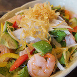 だるまさんが焼いちゃった。 - 海老とアボカドのサラダ