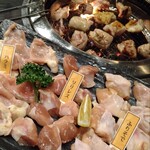 鶏焼いて蕎麦で〆る 個室居酒屋 鳥や - 