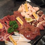 鶏焼いて蕎麦で〆る 個室居酒屋 鳥や - 