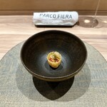 パルコ フィエラ - パイティー（マレーシアの前菜）
      米粉、マスカルポーネ、日高産いちご、乳酸発酵キャベツ、発酵寒〆ほうれん草のパウダー、自家製発酵粒マスタードなど