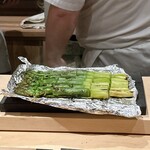 パルコ フィエラ - 薪火で蒸し焼きした富良野産アスパラ