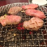 炭火焼肉 新宿 柳苑 - 焼き焼きっ
            