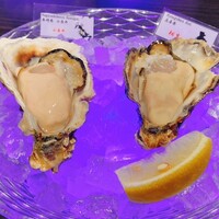 MAIMON GINZA - 生牡蠣2種。鮮度も良くて美味しかった