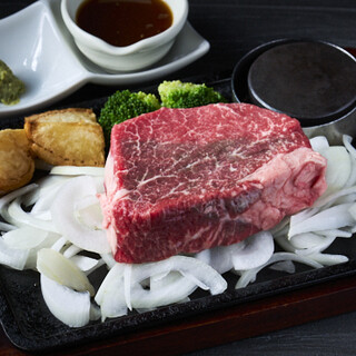 肉卸直営店ならではの価格！お得な価格で楽しむ贅沢ステーキ