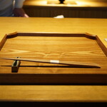 日本料理FUJI - 照らされるカウンターセット