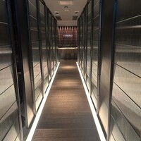 TANAKA YAKINIKU RESTAURANTE - 入口入って黒い扉が開くとそこには⁉️