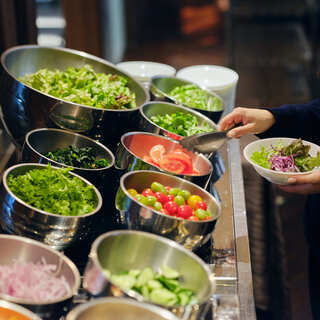 【ランチセット】選べるメインディッシュ×サラダブッフェ