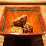 日本料理FUJI - ●レッドムーンのフライ 金胡麻和え
      レッドムーンは2年熟成の富士宮のじゃがいも。