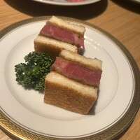 TANAKA YAKINIKU RESTAURANTE - 名物シャトーブリアンビーフカツサンド（ハーフ）