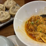 小さな厨房 焼き小籠包 生煎包 慕蘭 - 大きな焼き小籠包。