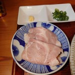 手打ちうどん さかもと - チャーシュー、生姜、ねぎ