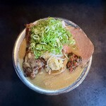 RAMEN HITONI YASASHIKU - 【葱みそtp半コツ×ニラ辛】