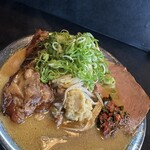 RAMEN HITONI YASASHIKU - 【葱みそ＝tp半コツ×ニラ辛】