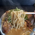 RAMEN HITONI YASASHIKU - 【葱みそ＝中太ストレート麺】