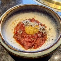 焼肉 徳川苑 - トリュフ和牛ユッケ