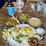 スパイス・ツリー - 本日の2種盛りは、鰤と塩麹、スパイスツリーチキン