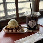 Dogo Yukemuri Cafe - ■蜜塔拉士冰淇淋套餐（附飲品）開心果口味與冰咖啡 ￥900