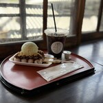 Dogo Yukemuri Cafe - ■蜜塔拉士冰淇淋套餐（附飲品）開心果口味與冰咖啡 ￥900