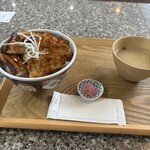 元祖豚丼屋 TONTON - 料理写真: