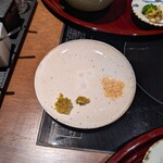 博多水炊き・鶏すき鍋 西新初喜 - 柚子胡椒、カラスミ塩