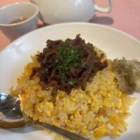 シェフス - 炒飯もネギも肉味噌も搾菜も、皿の上のものが一つ残らずきちんと美味しい！形だけは真似できそうなので、家でも作って研究してみたいといつも思っていますが……。