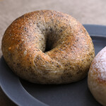 すずの木ベーカリー - 紅茶とホワイトチョコベーグル＠税込360円 │平日12:35頃訪問 │ 《その他購入》パイナップルベーグル＠税込360円