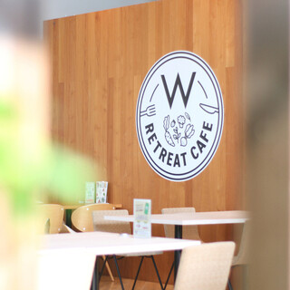W RETREAT CAFE_1