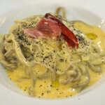 パスタ・エ・カフェ・シオサイ - ローマ風カルボナーラ（そば粉の生フィットチーネ）