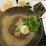 韓国旬菜ハル - 冷麺1000円。凍ったスープが冷たくて♪