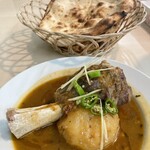 HUJRA HALAL FOOD & RESTAURANT - グトゥカローシュとナン