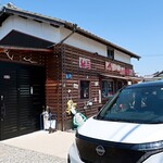 弁当・軽食 花 - お店とサクラ