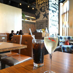 アレヴェリー テラス - コーラとヴァン・ムスー