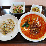 ニイハオ - 麺セット（担々麺・半チャーハン）950円