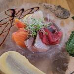 ビストロolympic - 鮮魚のカルパッチョ(本まぐろ、炙りサワラ、ハマチ、サーモン)