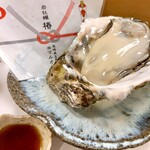 穴子料理と地酒 浅草 川井 - 五島列島の岩牡蠣〝椿〟