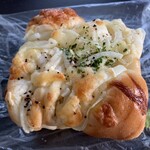 レフボン - 料理写真:玉ねぎ畑のこんがりチーズ　280円