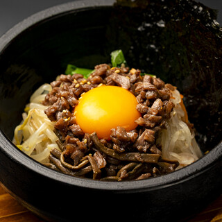 焼肉だけじゃない！石焼ビビンバにも贅沢に「神戸牛」を使用