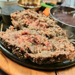 炭火ハンバーグ 肉焼き亭 - 2025.5炭火焼ハンバーグM　割写真