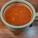 炭火ハンバーグ 肉焼き亭 - 2025.5セットの食前スープ　ミネストローネ