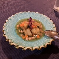 赤坂 四川飯店 - スズキの揚げもの　泡菜入りサンラーあんかけ