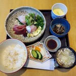 300079800 - さしみ定食 三種盛り（タイ、シマアジ、カツオ）