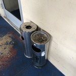 PROA Restaurant - テラス席脇の灰皿