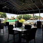 PROA Restaurant - テラス席（実際には暑くて昼間に利用不可）