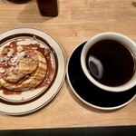 Greenpoint by Bedford Cafe - キャラメルナッツパンケーキ2枚とドリップコーヒー
