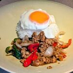 アジアンビストロDai - 鶏肉のガパオ炒めご飯