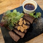 ステーキ&チーズ酒場 レッドコング - ザブトンステーキ