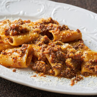 牛肉の赤ワインの煮込み～ラグーソースのリガトーニ