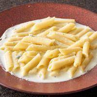 やみつき濃厚チーズのゴルゴンゾーラペンネ