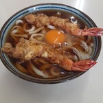 塙屋 - 料理写真:天ぷらうどん+生卵
